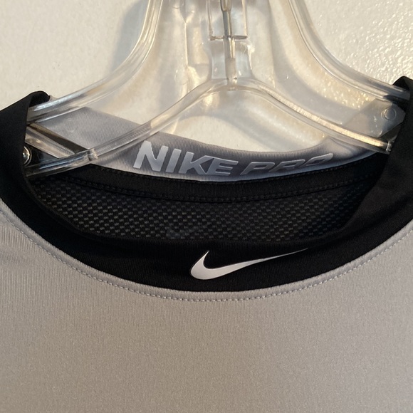 ♥️ Nike Pro Boy’s Dri-Fit Polyester/Spandex Top (size L) - Picture 4 of 8